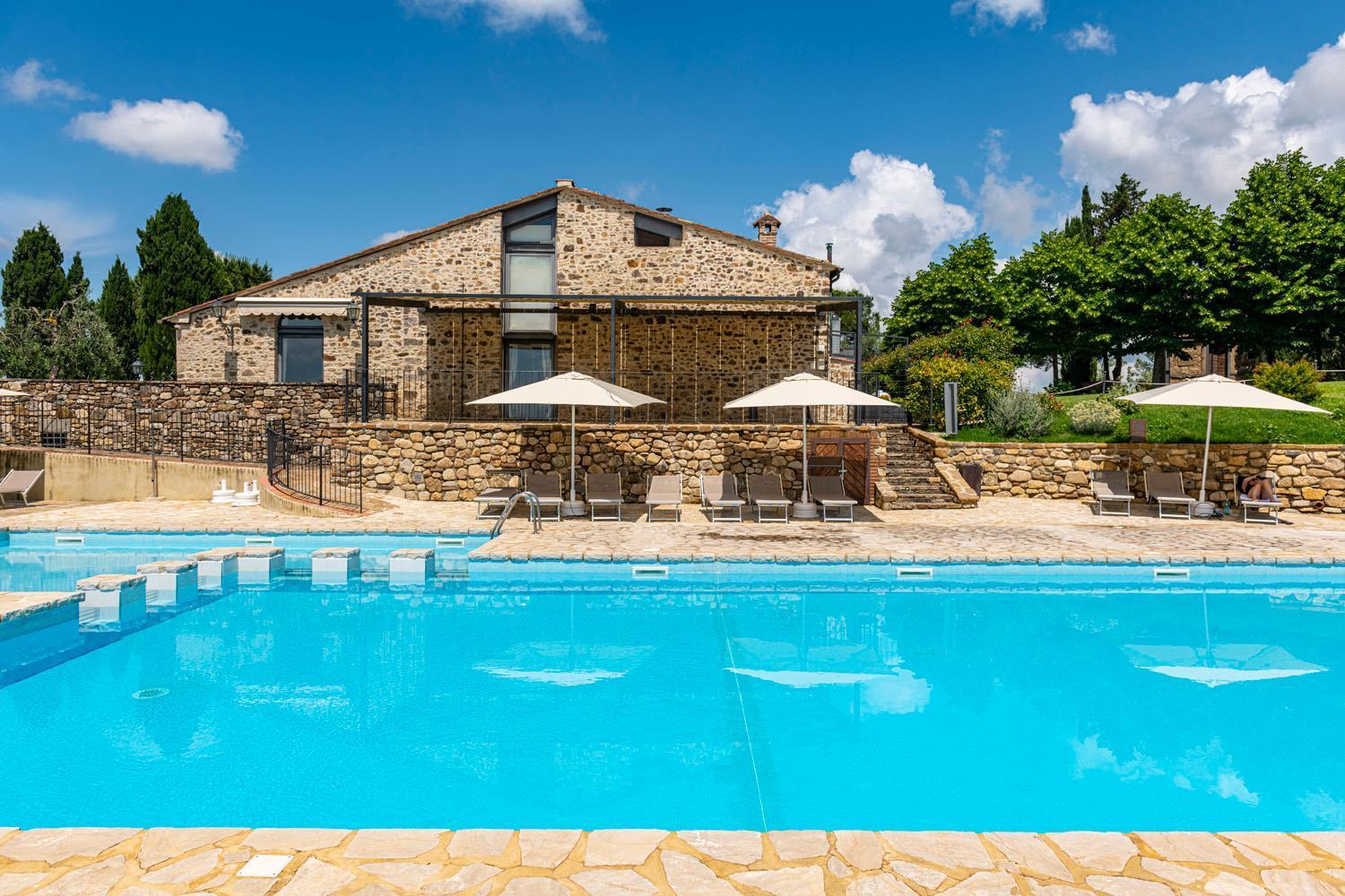 Relais Riserva Di Fizzano كاستيلّينا إنْ كْيانت المظهر الخارجي الصورة